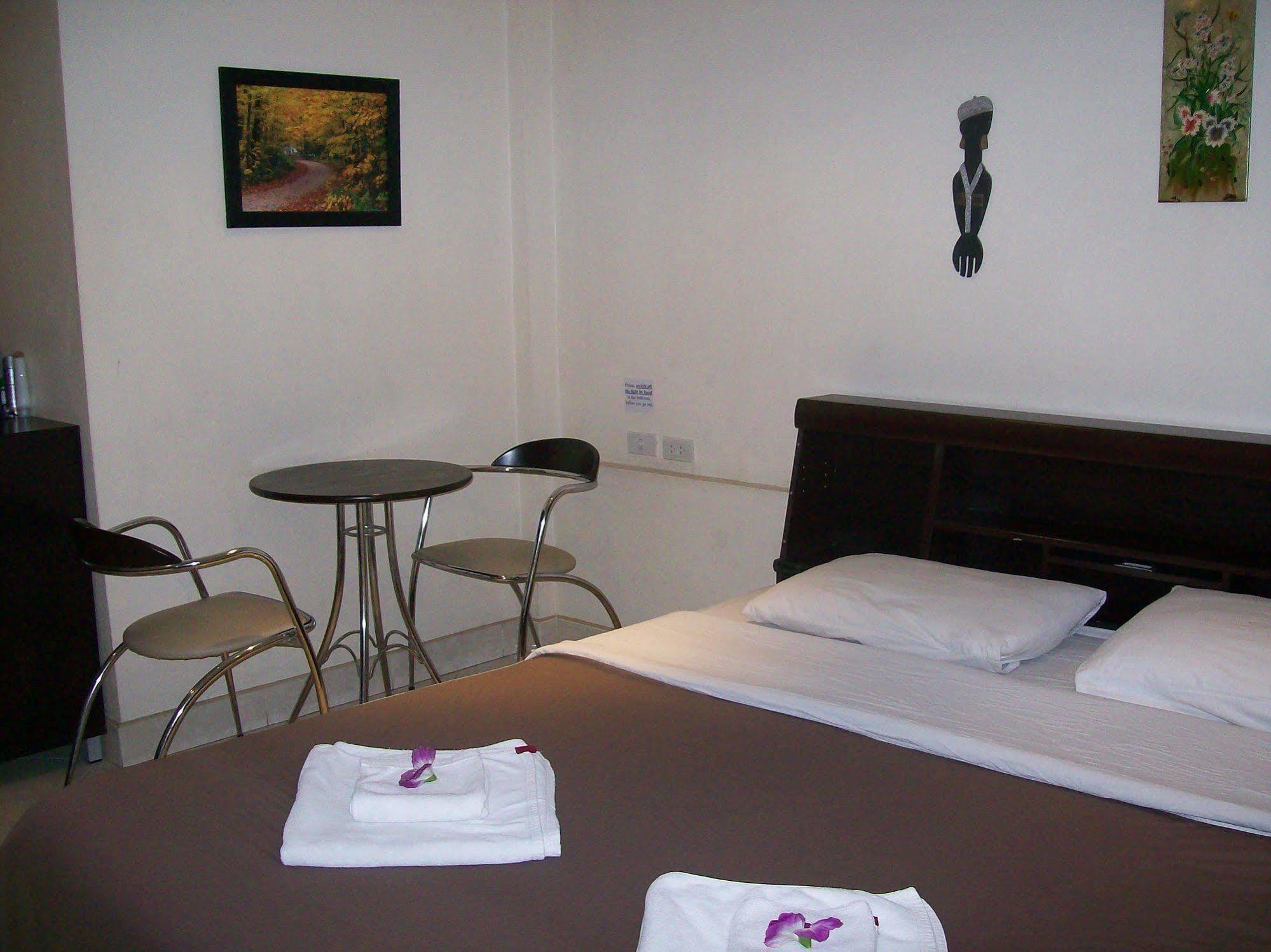 Chaiyapoon Inn Pattaya Exterior photo