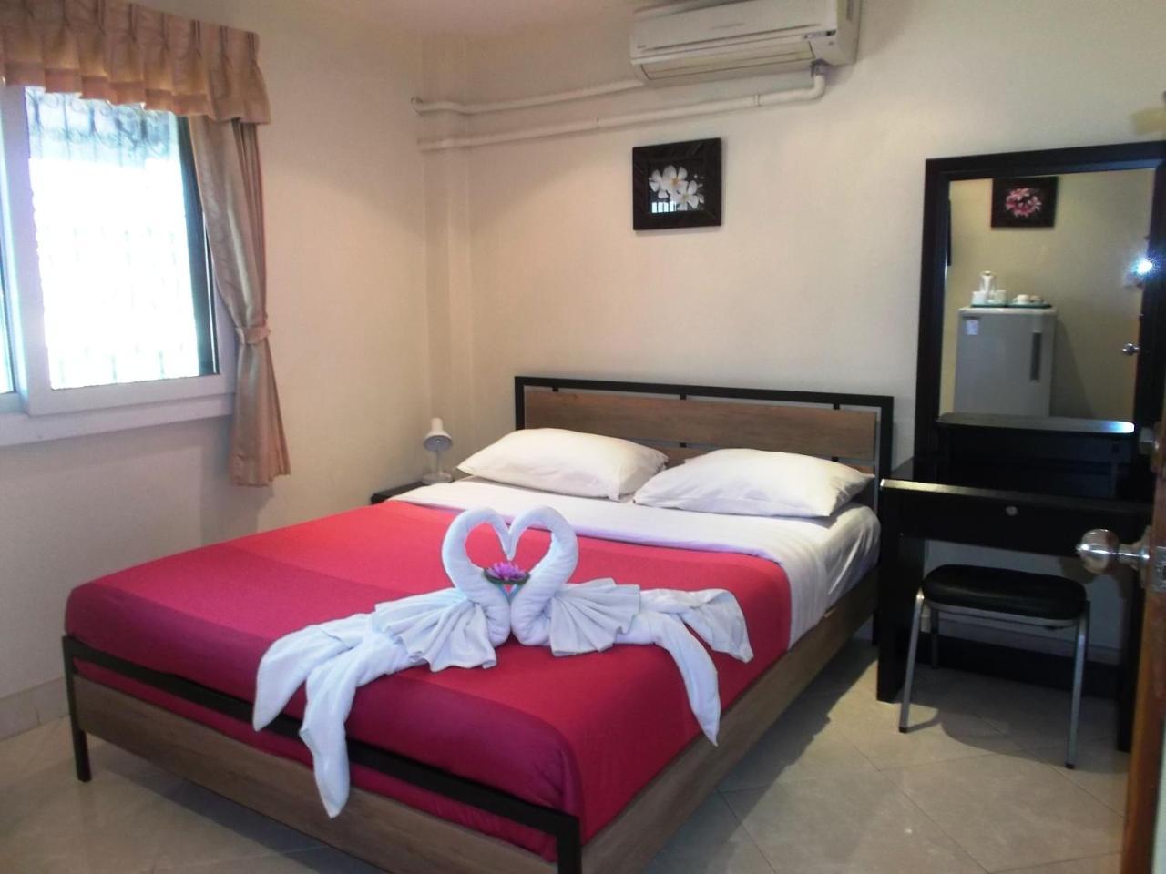 Chaiyapoon Inn Pattaya Exterior photo